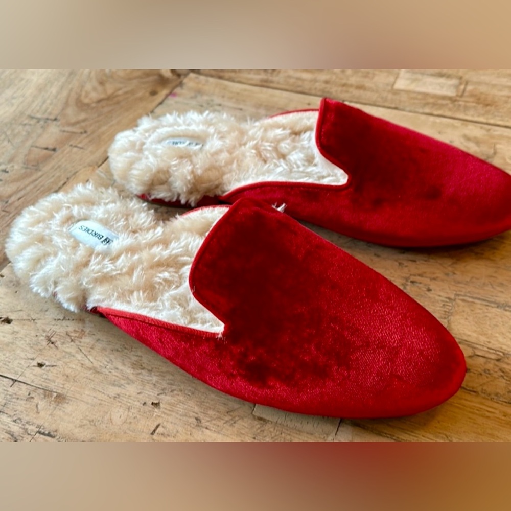 Brand New Red Velvet Birdies - Size 8